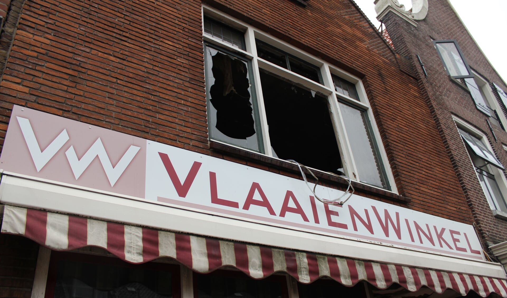 Eigenaar Afgebrande Vlaaienwinkel Je Staat Op Straat In Je Hemd