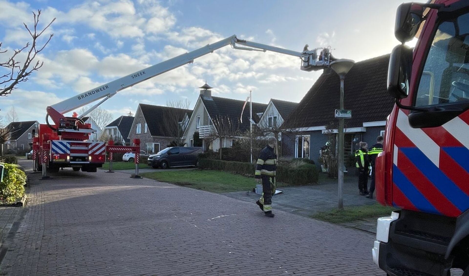 Brandweer Rukt Uit Voor Schoorsteenbrand Aan De Eker In Sneek Groot Sneek