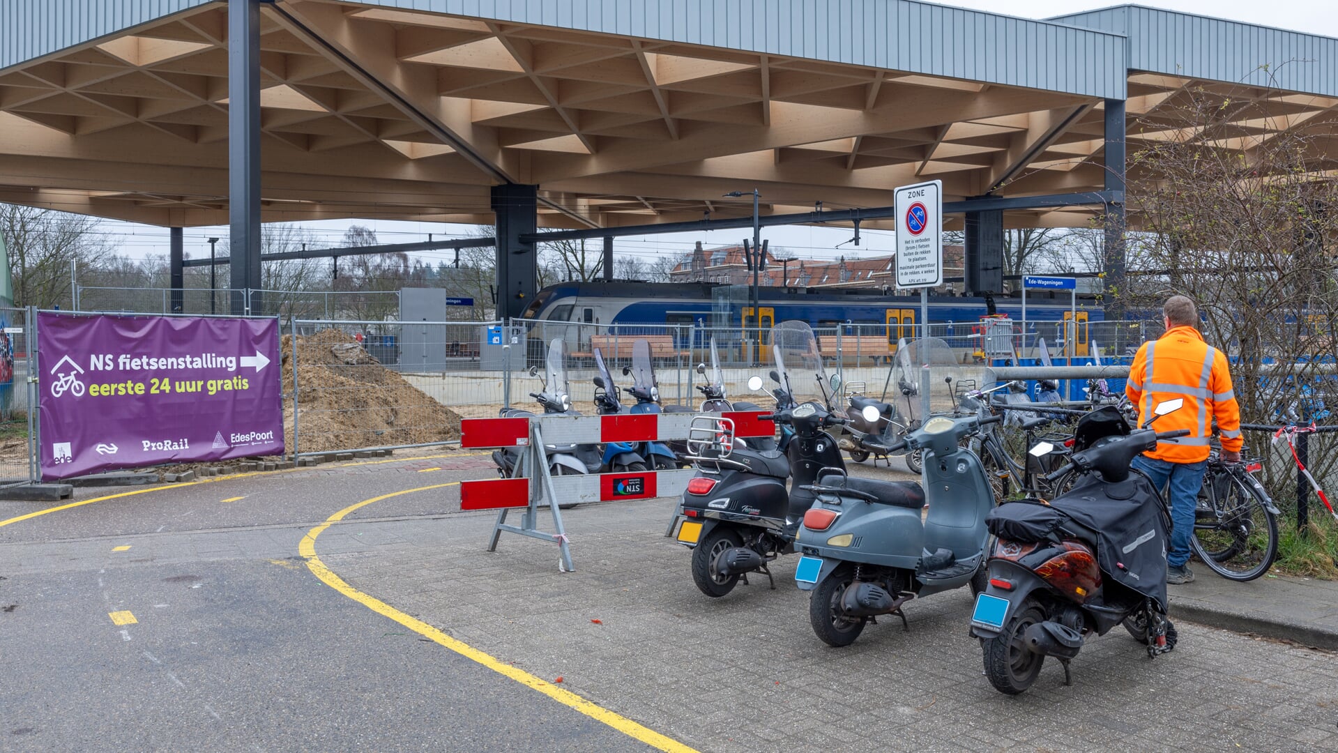 Opnieuw Fietsen Verwijderd Bij Nieuw Station Ede Wageningen EdeStad