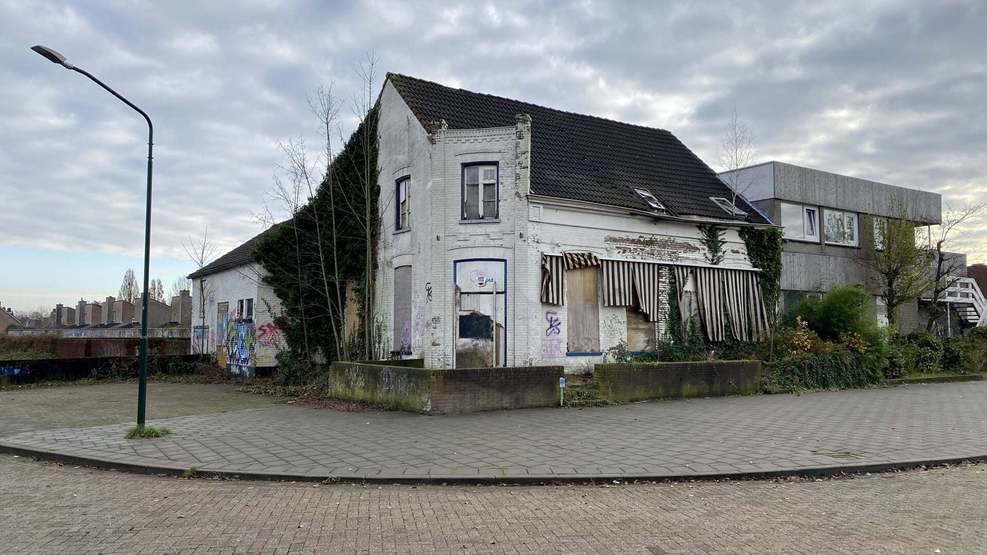 Het Stationskoffiehuis Staat Al Jaren Leeg En Dat Is Voor Veel