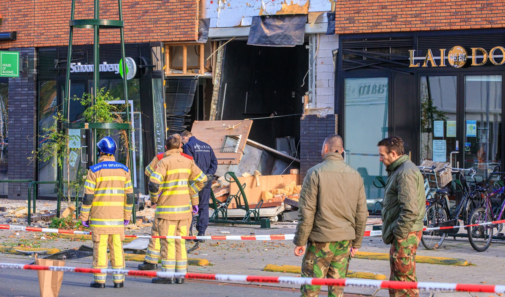 Ravage Na Plofkraak Op Geldautomaat Bij Winkelcentrum Kerkelanden Al