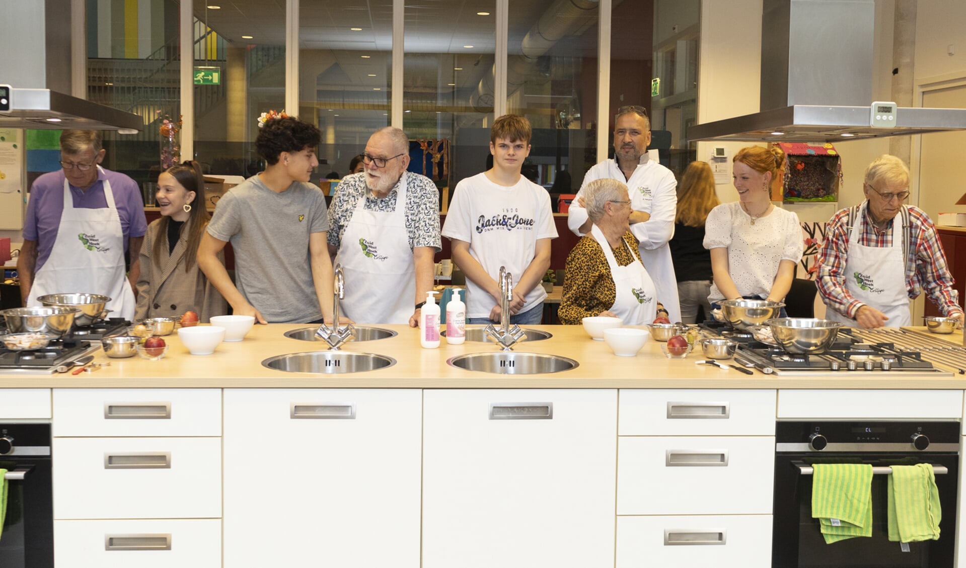 Samen Aan Tafel Bij Het ZuidWestHoek College Het Nieuws Uit Halsteren