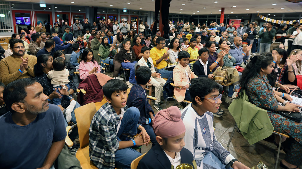 Er is grote belangstelling voor cricket (Foto: Fred Rotgans)