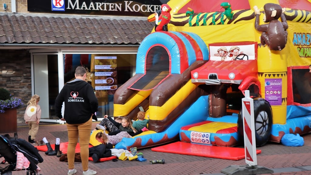 Kermis en koopzondag Beneden-Leeuwen