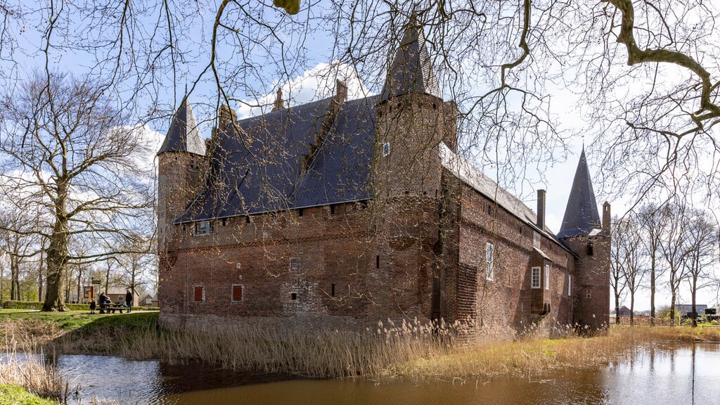 Boogschieten op kasteel Hernen