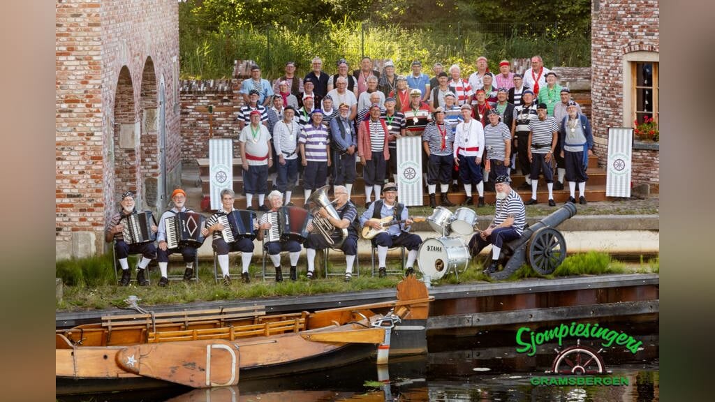 3 Shantykoren zingen in Het Bosthater Gramsbergen