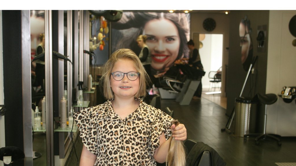 Manon Duinkerken met haar afgeknipte staartjes.