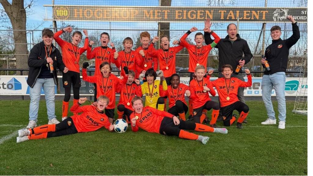 S.V. Nieuwleusen team JO13-3 kampioen