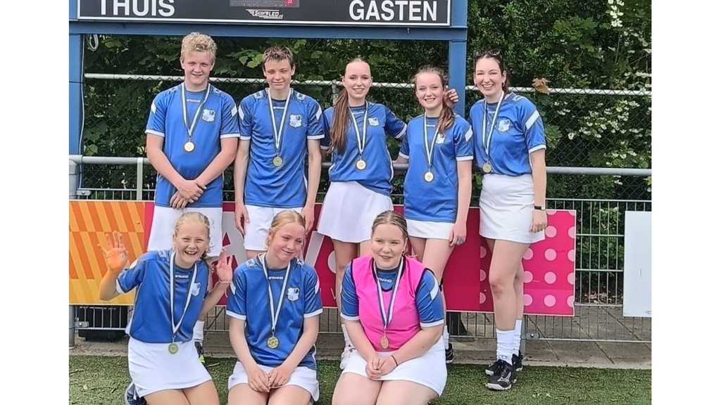 het kampioensteam J1 van d'Ommerdieck. Eigen foto d'Ommerdieck.