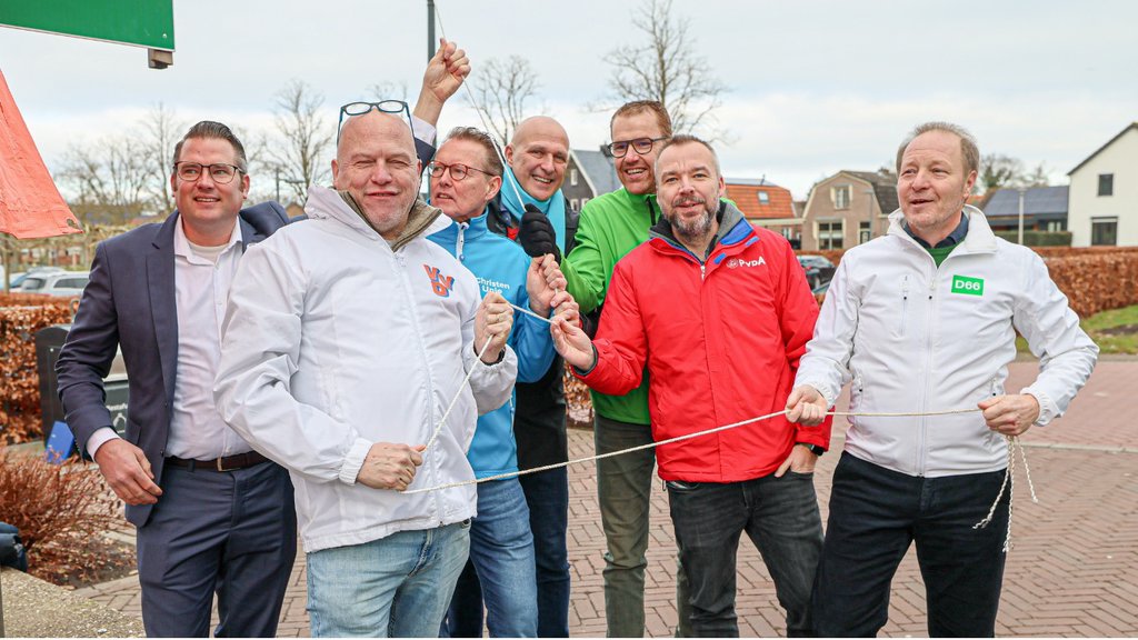 Vlnr. Rob Mud, Gerrit Jan Veldhuis, Dick Homans, André Schuurman, Bert Ruitenberg, Leander Broere en Bernard Smalbraak.  Bijschrift: Foto’s Marcel van Saltbommel.