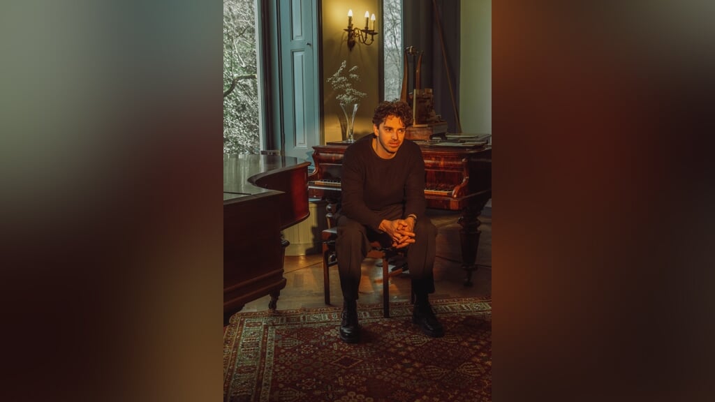 Arnout presenteert debuutalbum “As Summer Descends” in Kerk Den Horn