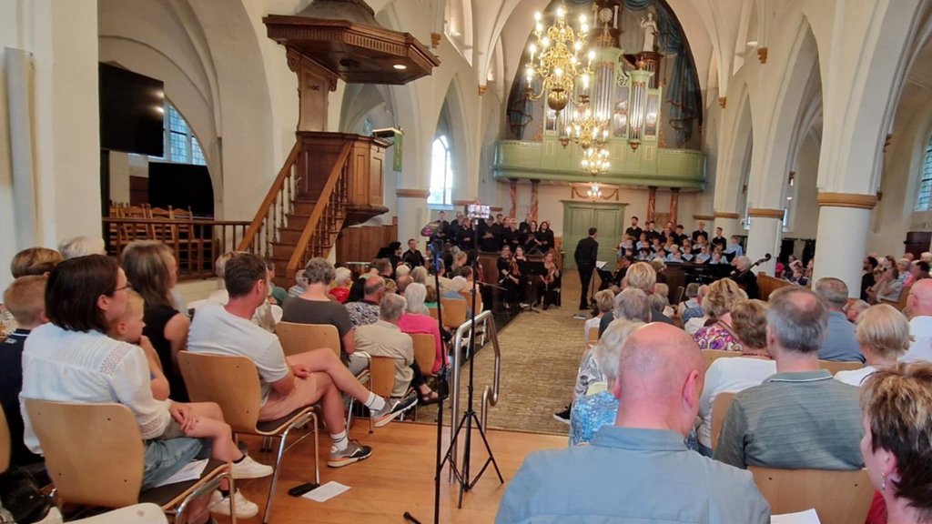 het zomerconcert van Jongenskoor Dalfsen in de Grote kerk