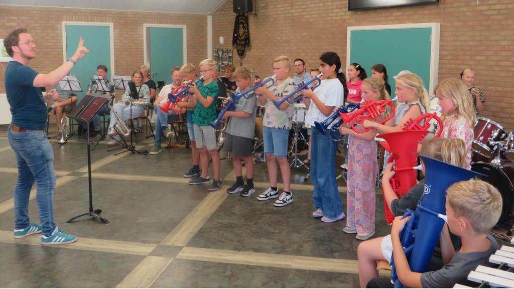 het Klasse(n)orkest van De Tweemaster. Bron