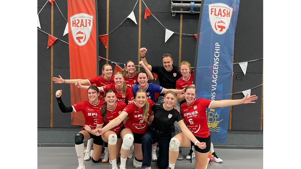 Dames 1 van Flash Nieuwleusen. Eigen foto Flash.