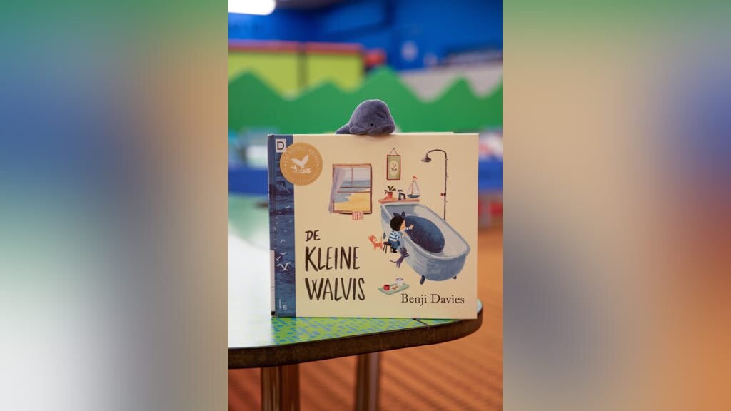 Voorlezen en knutselen in Bibliotheek Sneek