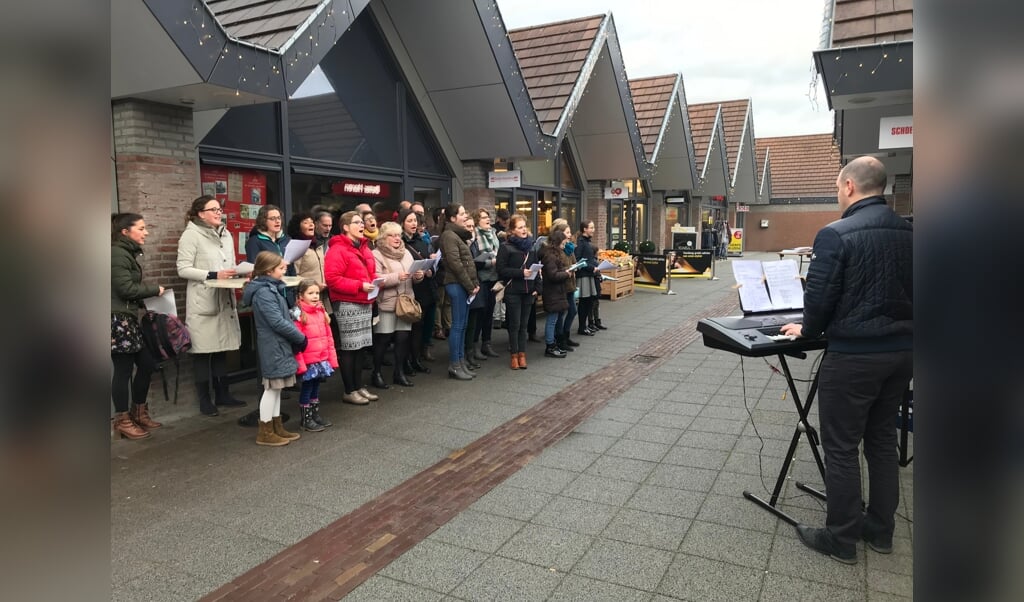 Kerstmuziek op Winkelcentrum Soest Zuid