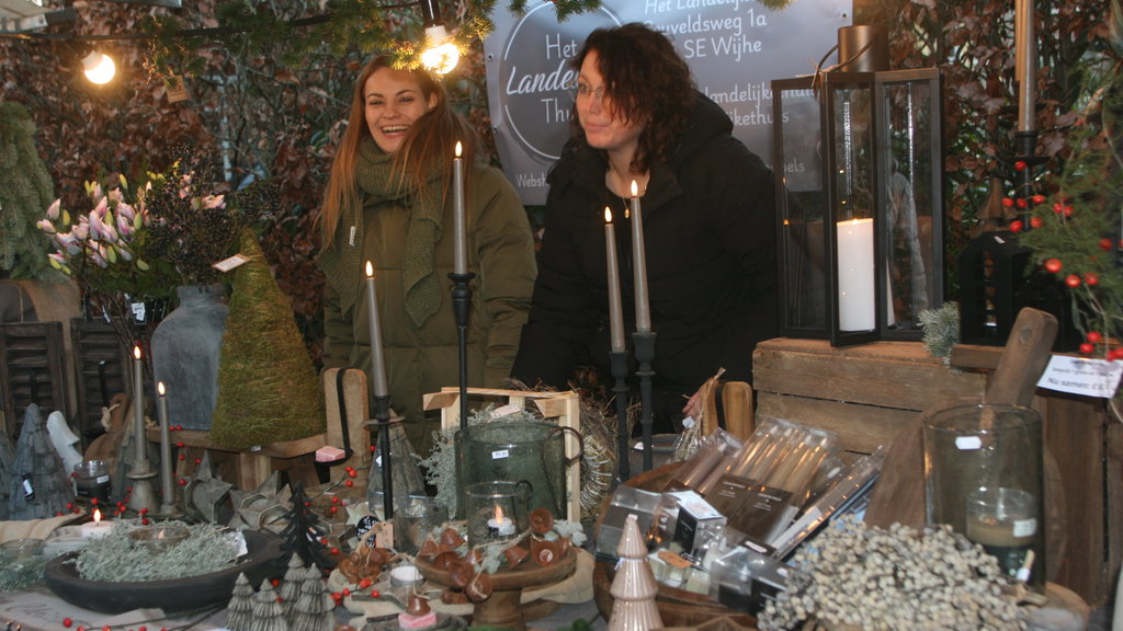 Een kraam op Kerstmarkt Nieuwleusen.