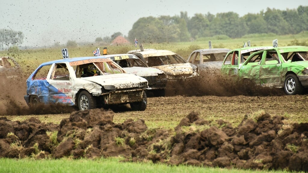 Autocross Bantega op zaterdag 16 augustus: spektakel in het weiland