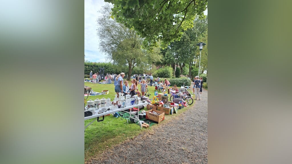 Kleedjesmarkt in Garderen