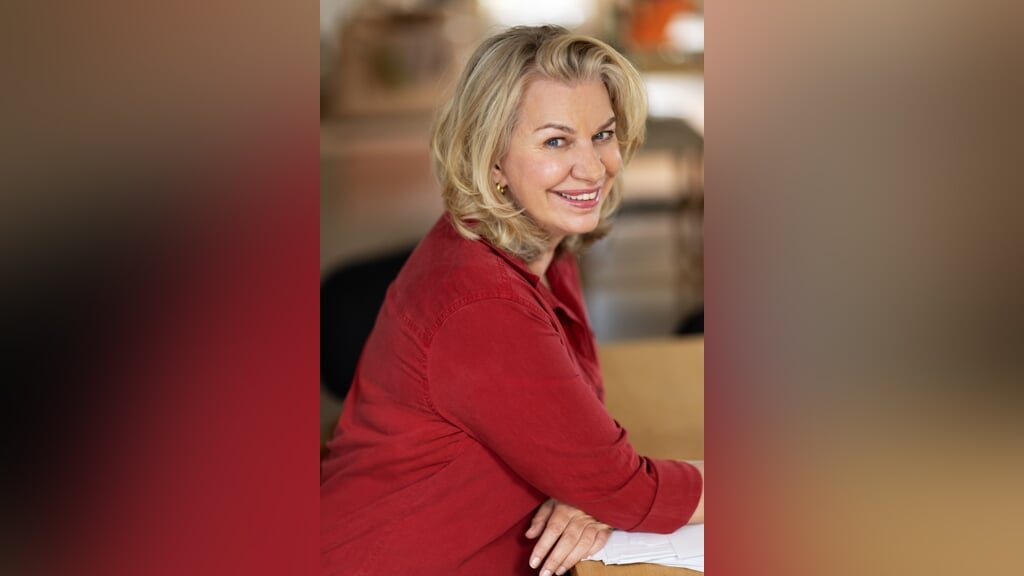 Annejet van der Zijl in BRES