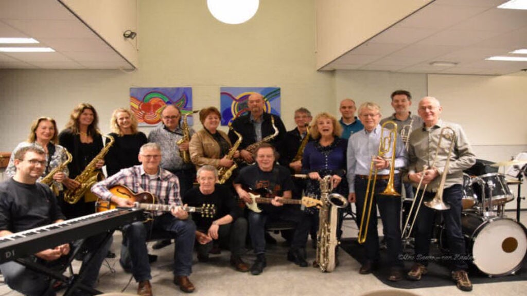 Bigband Wijchen swingt in Beek