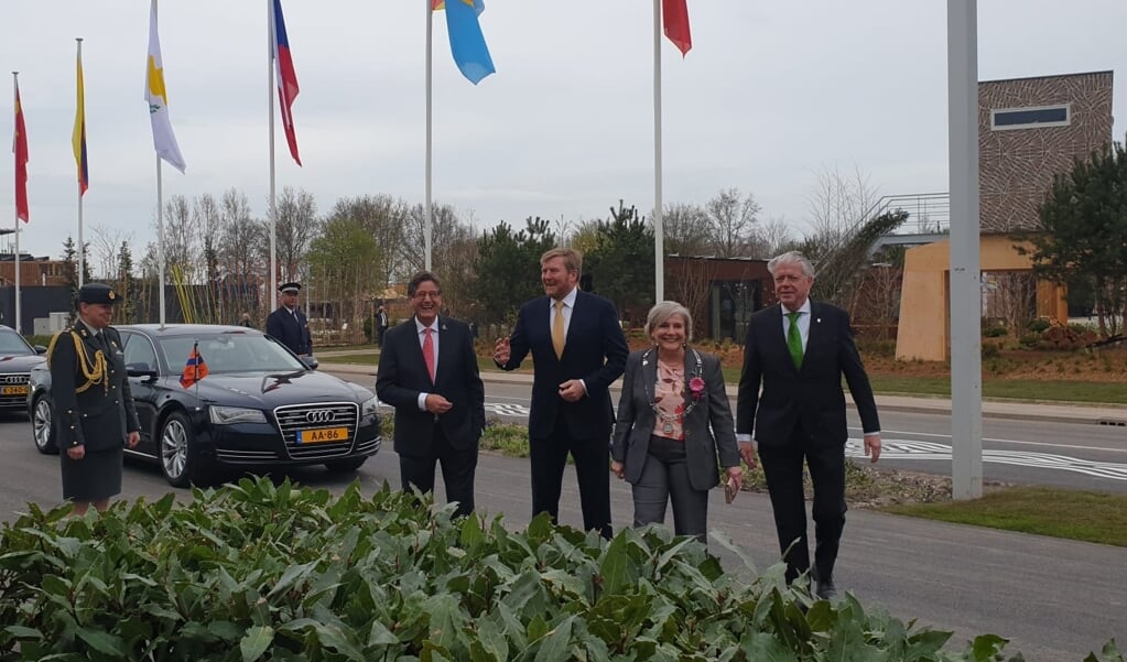 De koning arriveert op de Floriade (Foto: Almere DEZE WEEK)