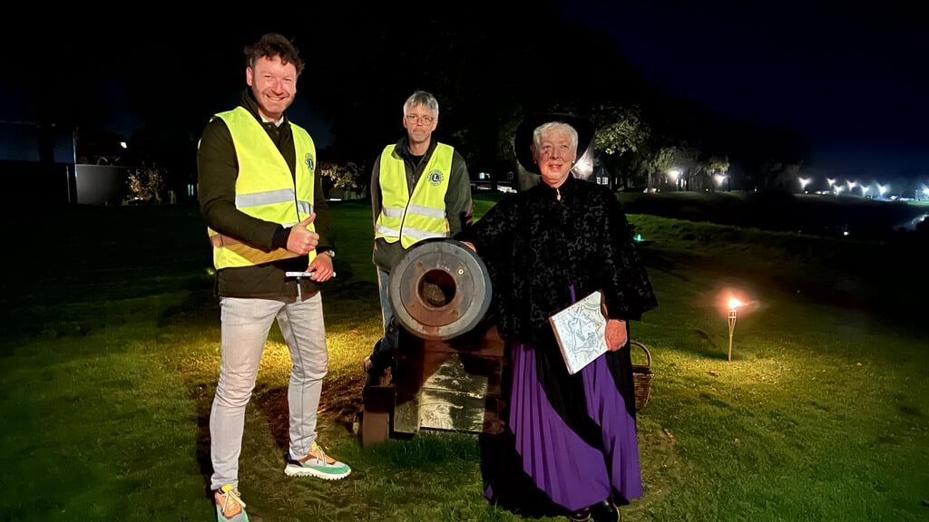 Avondwandeltocht door Steenwijk als afscheid van de zomertijd