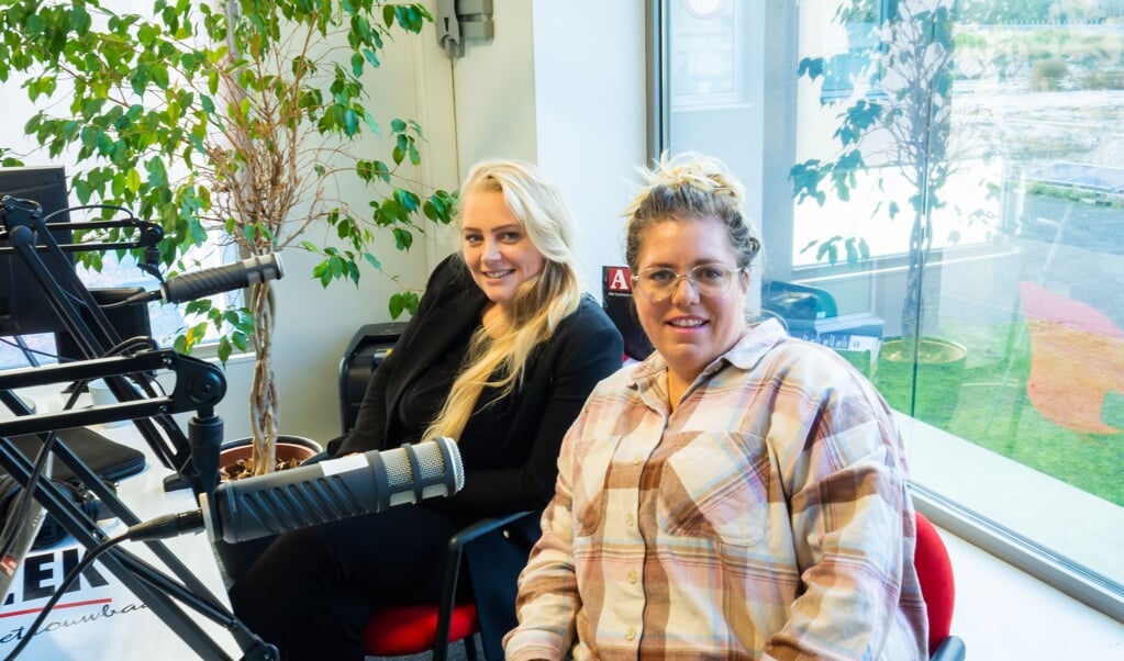 Bewoners van Poort: Lesley van Hilten (l) en Tanja Tilburg. (Foto: Almere DEZE WEEK)
