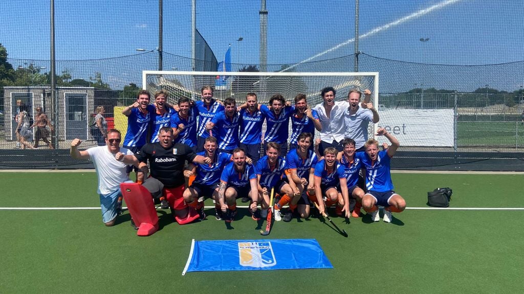 Het H1-team van Buitenhout is gepromoveerd. (Foto: aangeleverd)