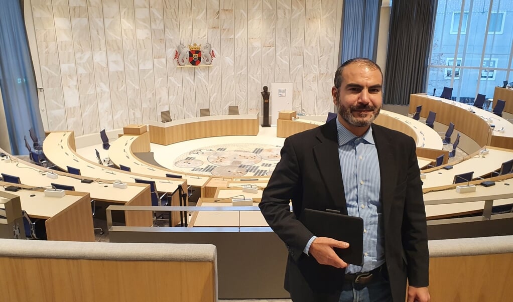 Hassan Buyatui van Denk liep blauwtje in raadsvergaderingen. (Foto: Almere DEZE WEEK)