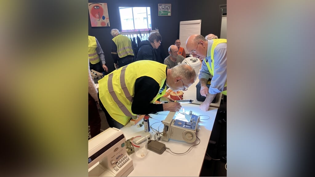 Vrijwilligers Repair Café Dokkum zijn er weer klaar voor