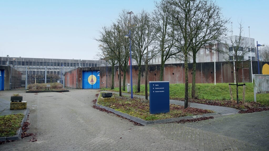 Er is een zeer reële kans dat de Almeerse gevangenis weer wordt geopend. (Foto: Fred Rotgans)