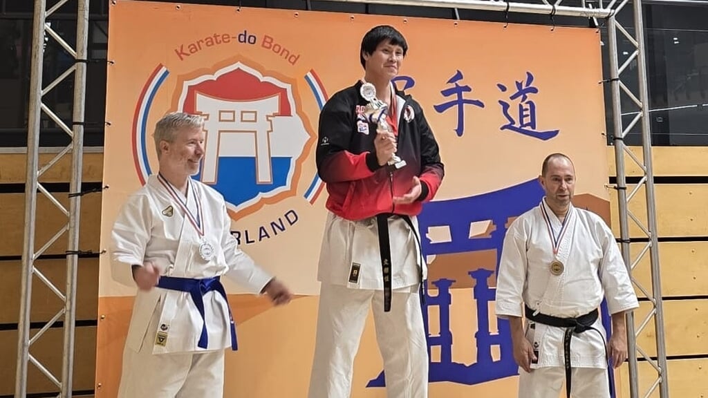 Kit Man werd Nederlands kampioen bij de Heren veteranen Kata. (Foto: aangeleverd)