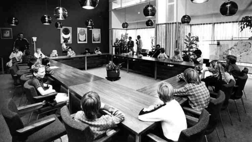 De toenmalige kinderraad, later Roefelraad, van Almere. (Foto: Fotocollectie Stadsarchief Almere)