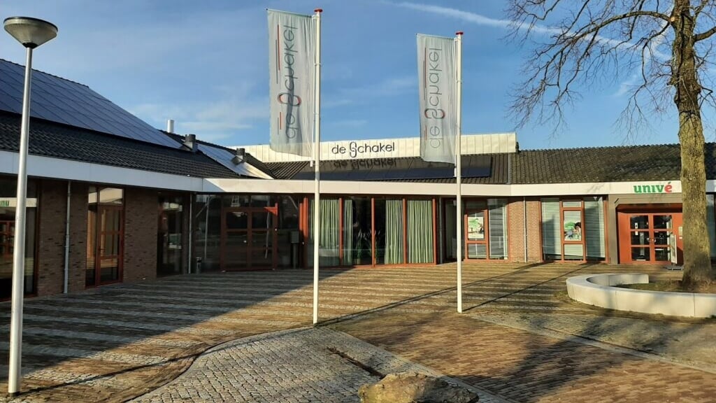 Rommelmarkt en herfstfair in De Schakel in Leerbroek
