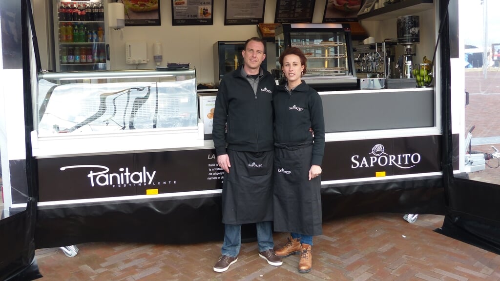 Ron en Karina van Saporito. (Foto: Almere DEZE WEEK)