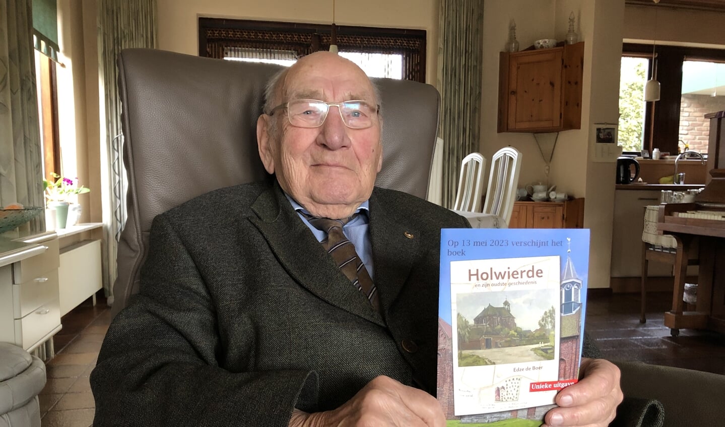 Edze de Boer kijkt uit naar de boekpresentatie in het dorpshuis van Holwierde.