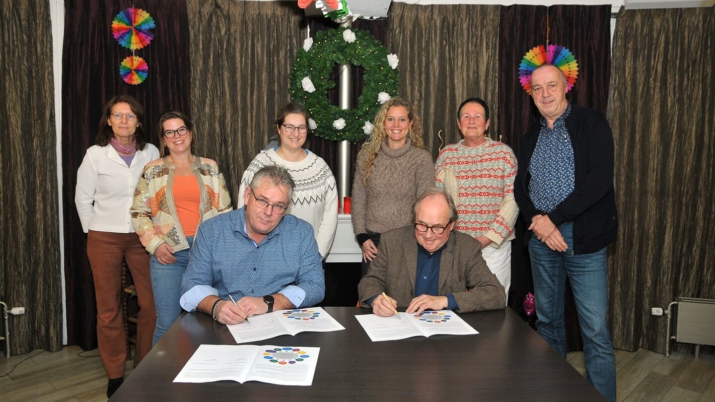 Het fusieconvenant wordt getekend. De volgende stap is de notariële akte. 