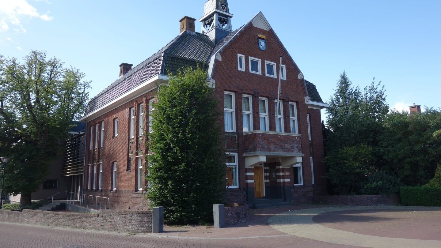 Het oude gedeelte van het gemeentehuis in Bedum. 