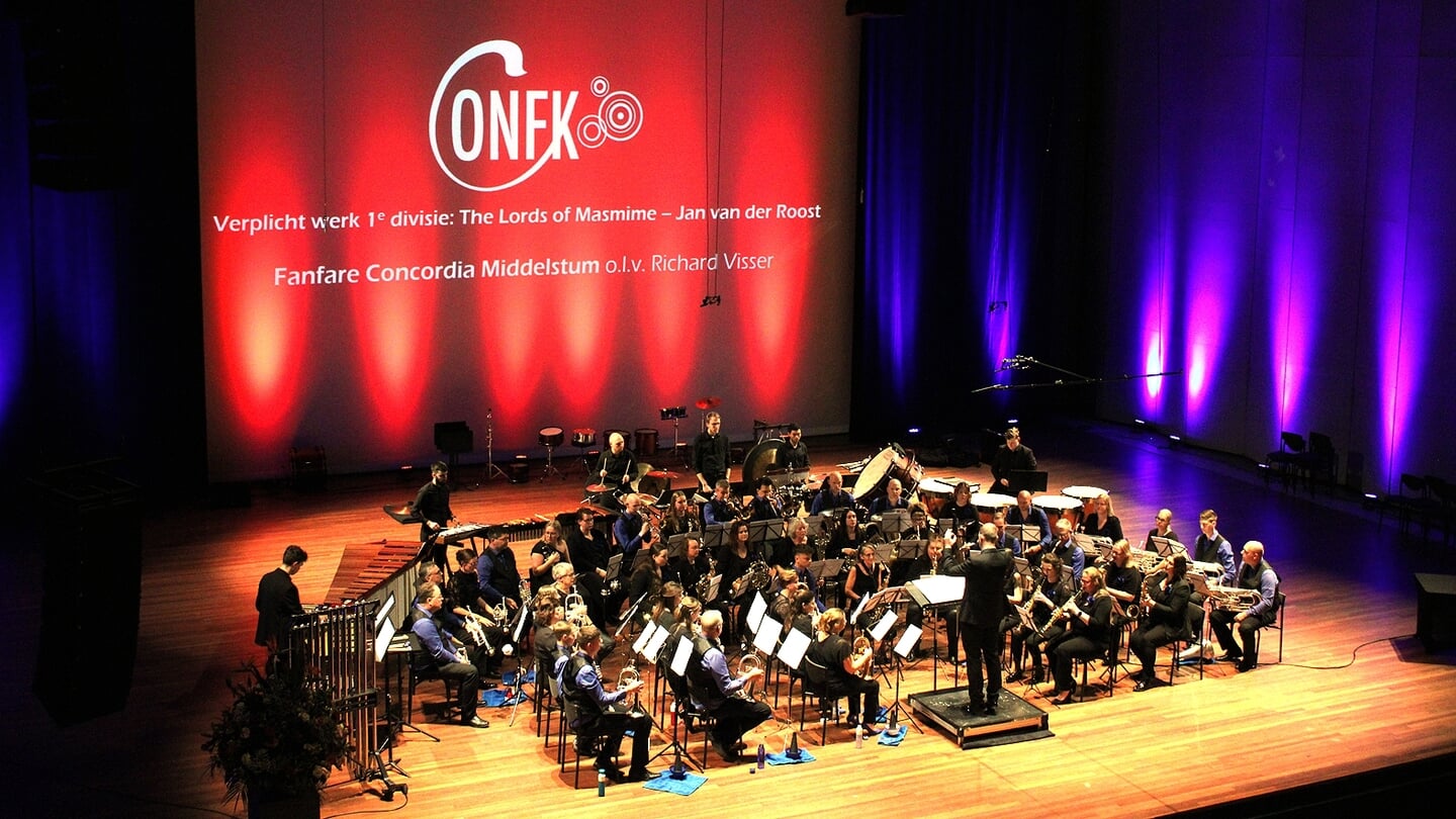Fanfare Concordia in actie in De Lawei in Drachten.