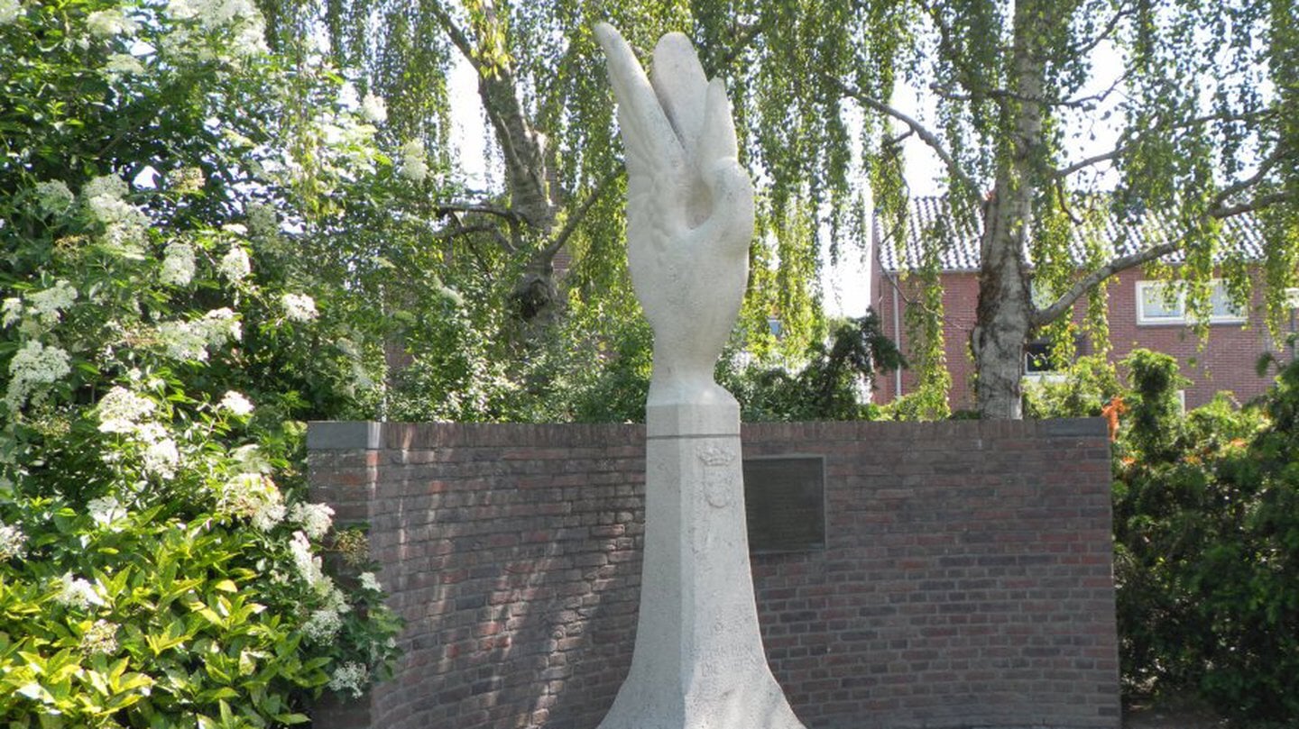 Het bevrijdingsmonument in Winsum. 