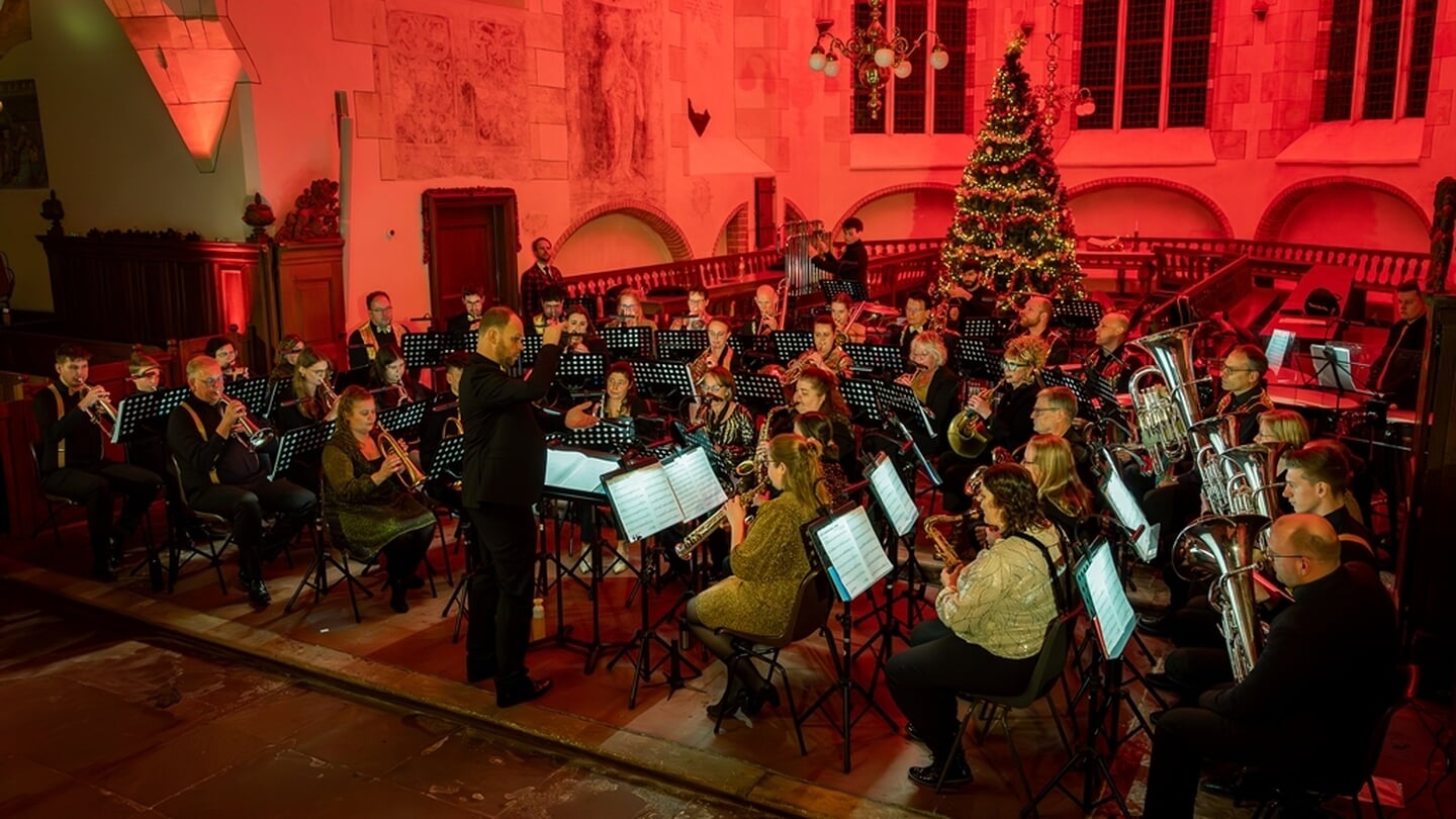 Beide orkesten schotelen het publiek een gevarieerd programma voor. Foto: Danny Eeltink - Megapxlfotografie.