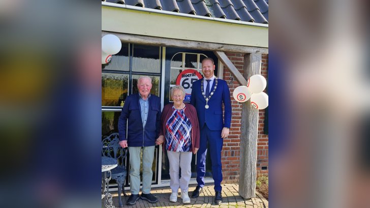 Jan en Greta Eelderink 65 jaar getrouwd Maatschappij 2 uur geleden