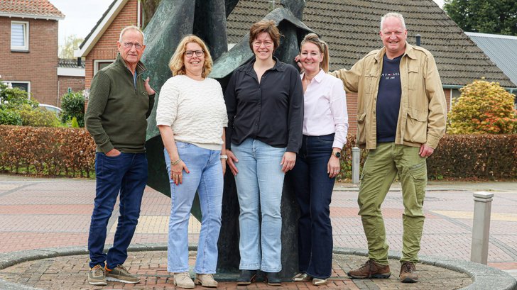 De werkgroep die De Beurs voorbereidt, vlnr. Tjeerd Douma, Carola Mulders-Kuiper, Anke Rumpf, Lia Hengeveld en Henk-Jan van Toorn. Jan de Groot was afwezig