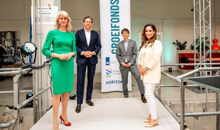V.l.n.r.: staatssecretaris Mona Keijzer, gedeputeerde Jan-Nico Appelman, Marco Smit, Nasima el Bachiri-Ouamar. (Foto: aangeleverd)