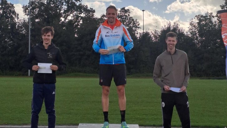 Jordy Pasman op het podium bij de Reestrun.