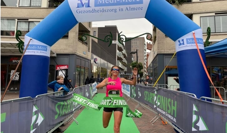 Nesrine Leene won de overall wedstrijd op de hoofdafstand, de 30 kilometer. (Foto: aangeleverd)