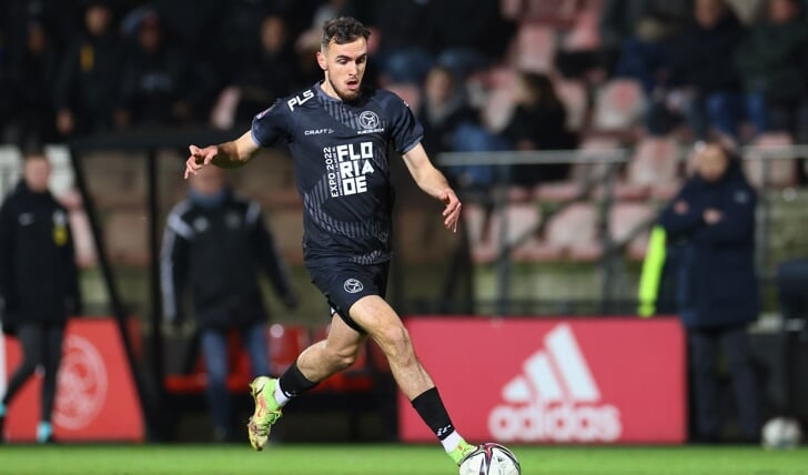 Lance Duijvestijn in de wedstrijd tegen Jong Ajax (Foto: Ron Baltus)
