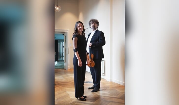 Klavecinist Alexandra Nepomnyashchaya en violist Igor Ruhadze. (Foto: Hein Budding)