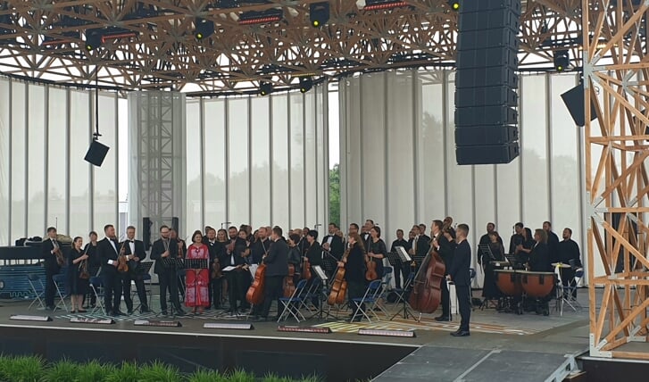 Het Liatoshynsky Classical Music Ensemble speelde vrijdag en zondag op de Floriade. (Foto: Almere DEZE WEEK)